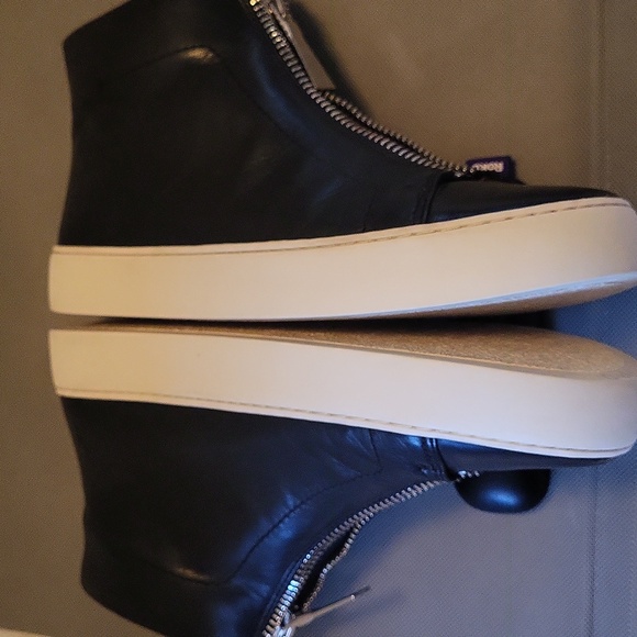 FRYE Black Leather HIGH-TOP Sneakers WO's 8.5 EUC - Picture 8 of 10
